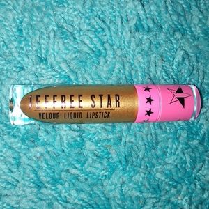 Jeffree Star Velour Liquid Lipstick in First Class